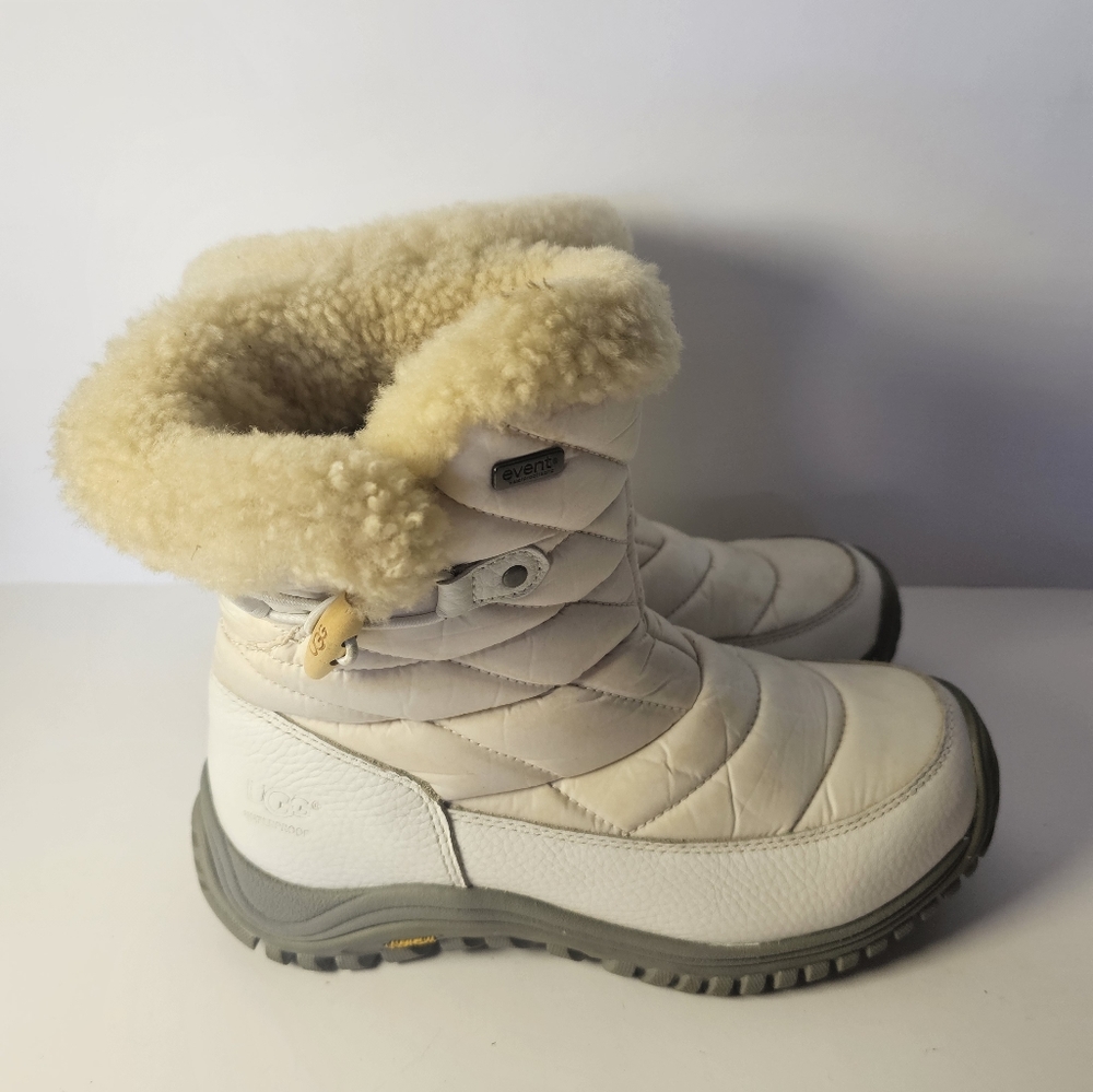 White UGG VIBRAM BOOTS AUSTRALIAN  Waterproof Boots Sixe Womens US 8.5
